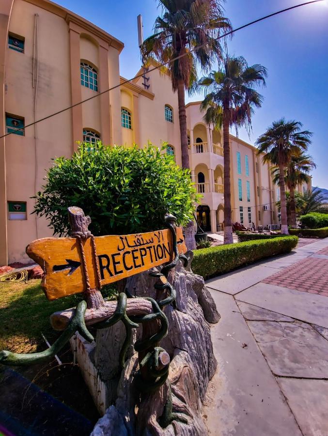 Khasab Hotel エクステリア 写真